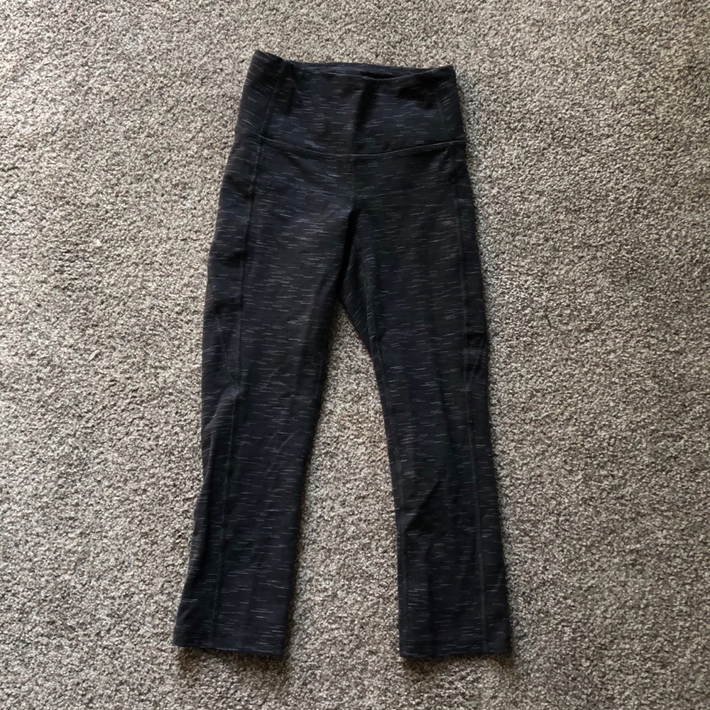 Lucy Perfect Core High Rise crop leggings! XXS